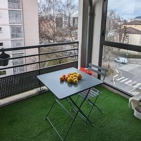 Viraya - Comfortable Flat A Stone's Throw From The *