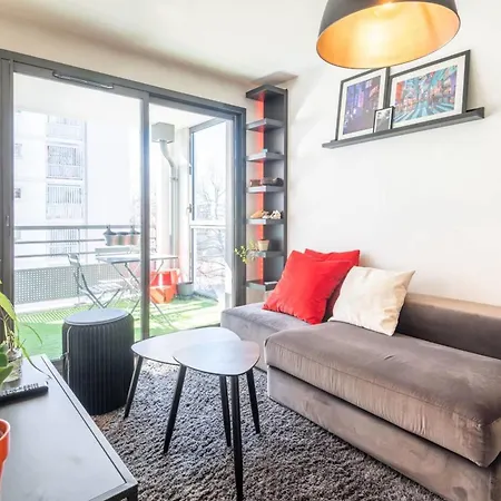 Apartamento Viraya - Comfortable Flat A Stone's Throw From The *
