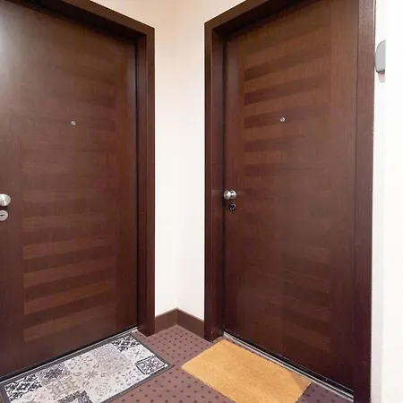 Apartment Viraya - Comfortable Flat A Stone's Throw From The *